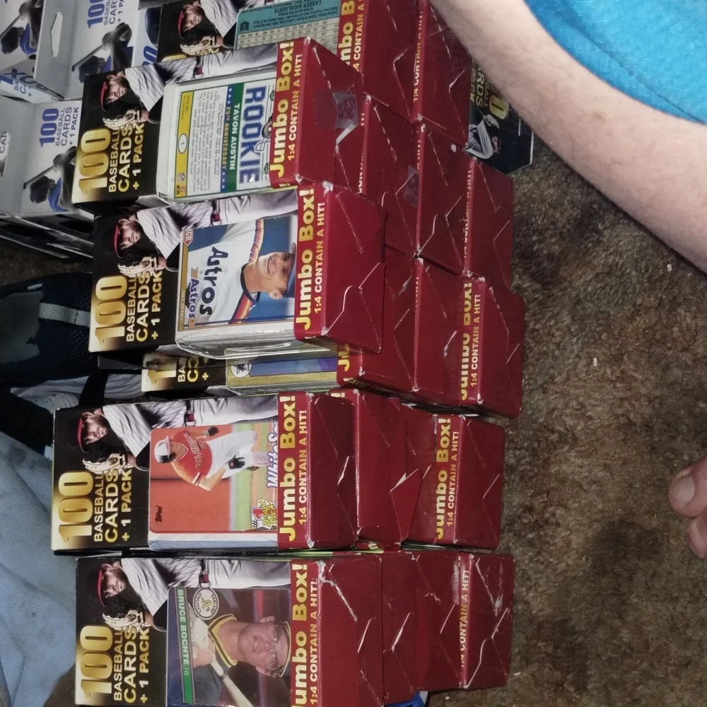 Baseball cards - Picture 4 of 4